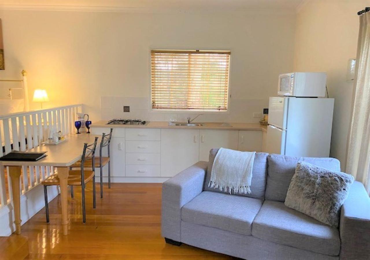 Granite Gardens Cottages & Lake Retreat Stanthorpe Extérieur photo