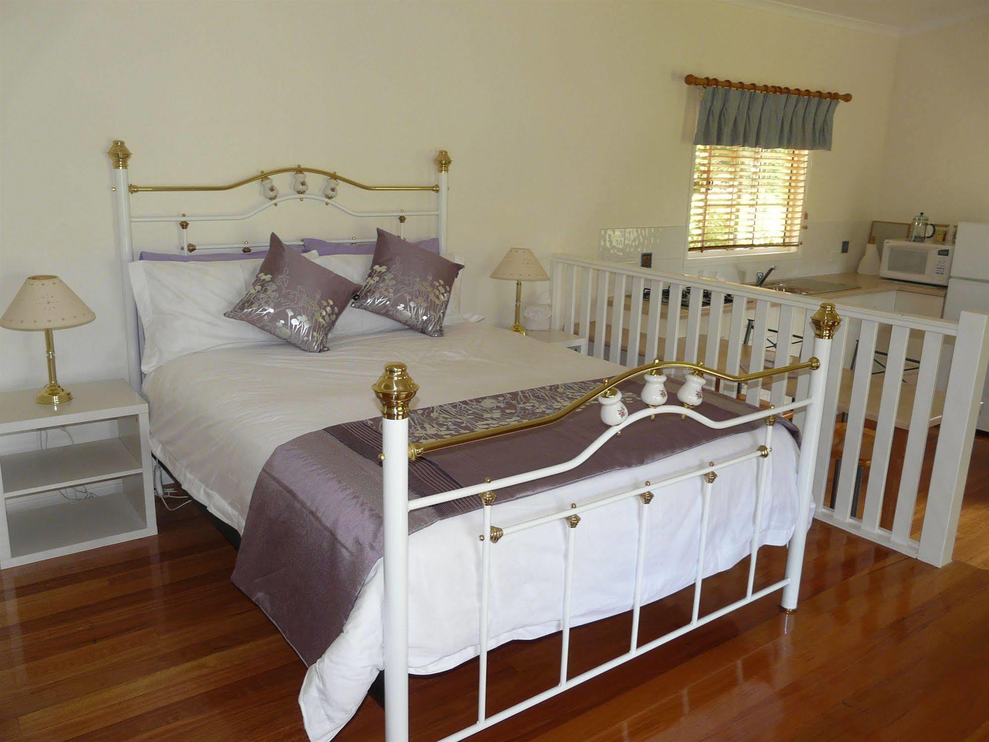Granite Gardens Cottages & Lake Retreat Stanthorpe Extérieur photo