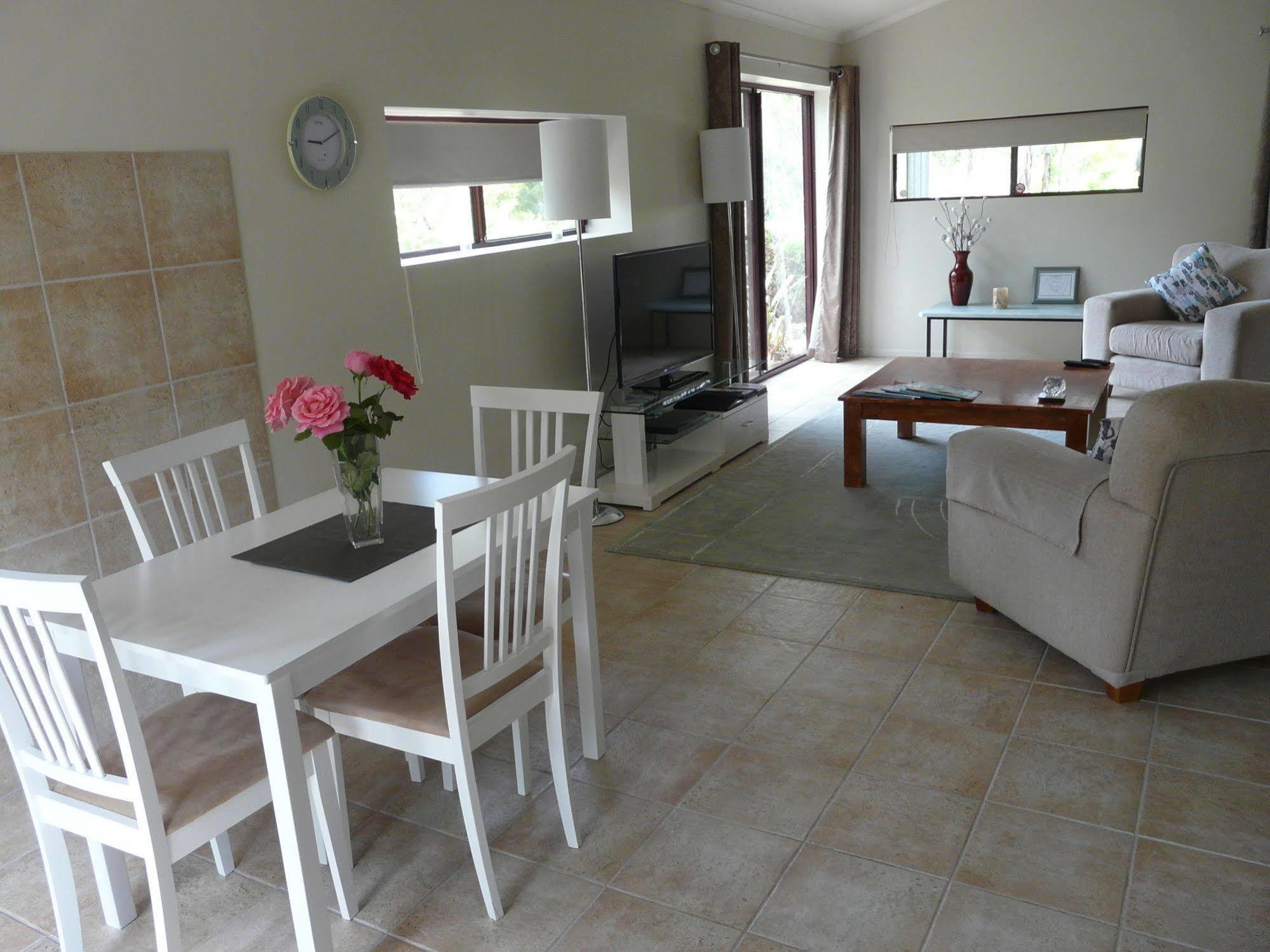 Granite Gardens Cottages & Lake Retreat Stanthorpe Extérieur photo