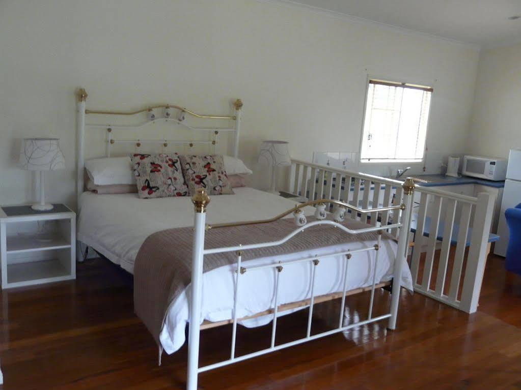 Granite Gardens Cottages & Lake Retreat Stanthorpe Extérieur photo