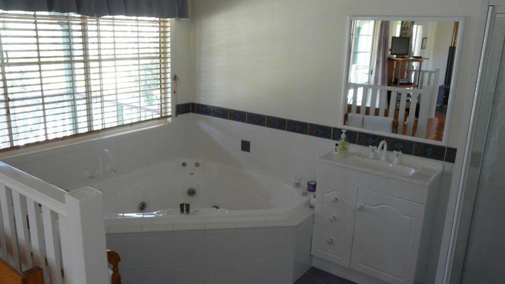 Granite Gardens Cottages & Lake Retreat Stanthorpe Extérieur photo